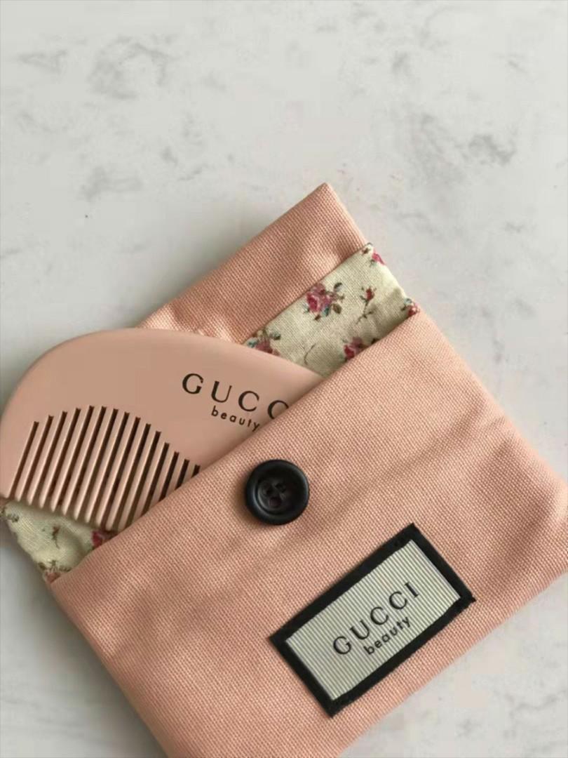 Gucci Beauty Pink Comb & Pouch Set